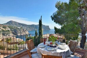 Outdoor dining - Charming Villa With Enchanting Sea Views And Pool Up to 7 Guests (Andratx)