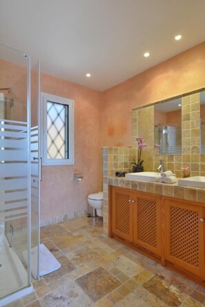 Hair dryer, towels - Charming Villa With Enchanting Sea Views And Pool Up to 7 Guests (Andratx)