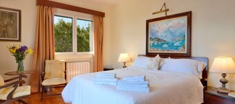 Charming Villa with Sea Views & Pool