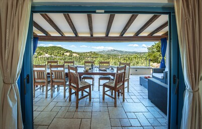 Wonderful Villa with swimming pool (shared)