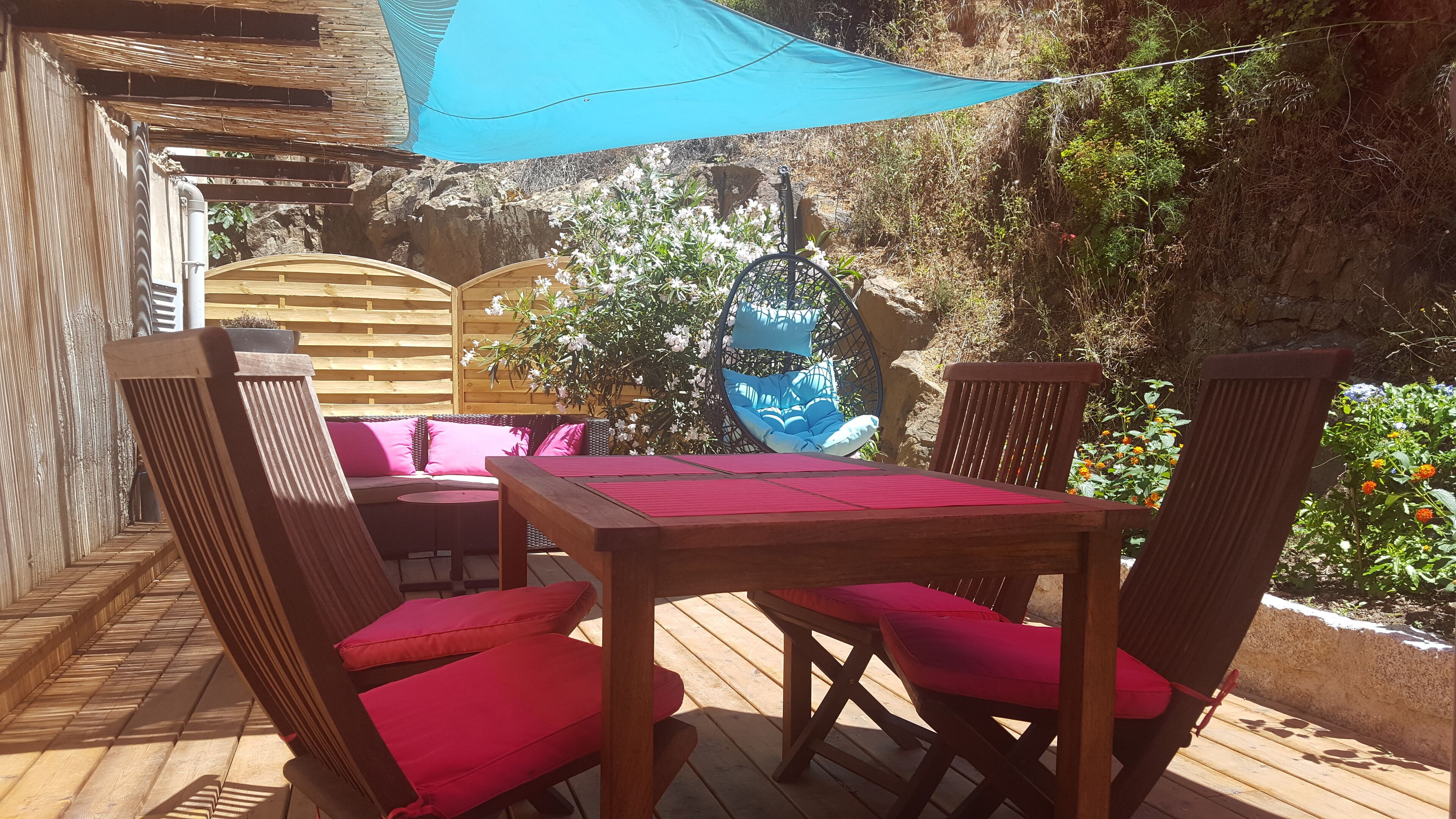 屋外ダイニングエリア