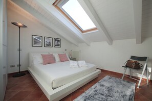 2 bedrooms, desk, iron/ironing board, free WiFi - Casa Marcone charming apartment between the Cinque Terre, Tigullio and Portofino (Deiva Marina)