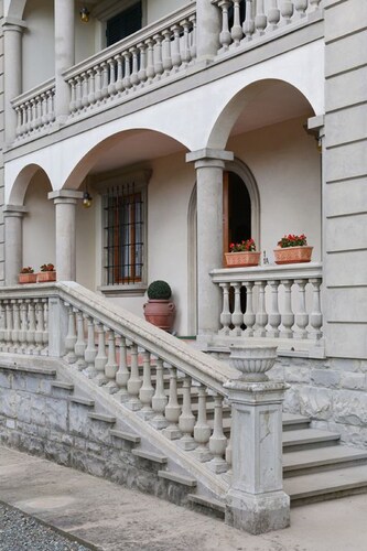 Tuscany Heart, between Pisa / Florence / Lucca. Free wi-fi and parking.