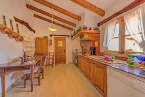 Kühlschrank, Mikrowelle, Ofen, Geschirrspüler