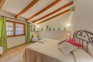 3 bedrooms, free WiFi, bed sheets