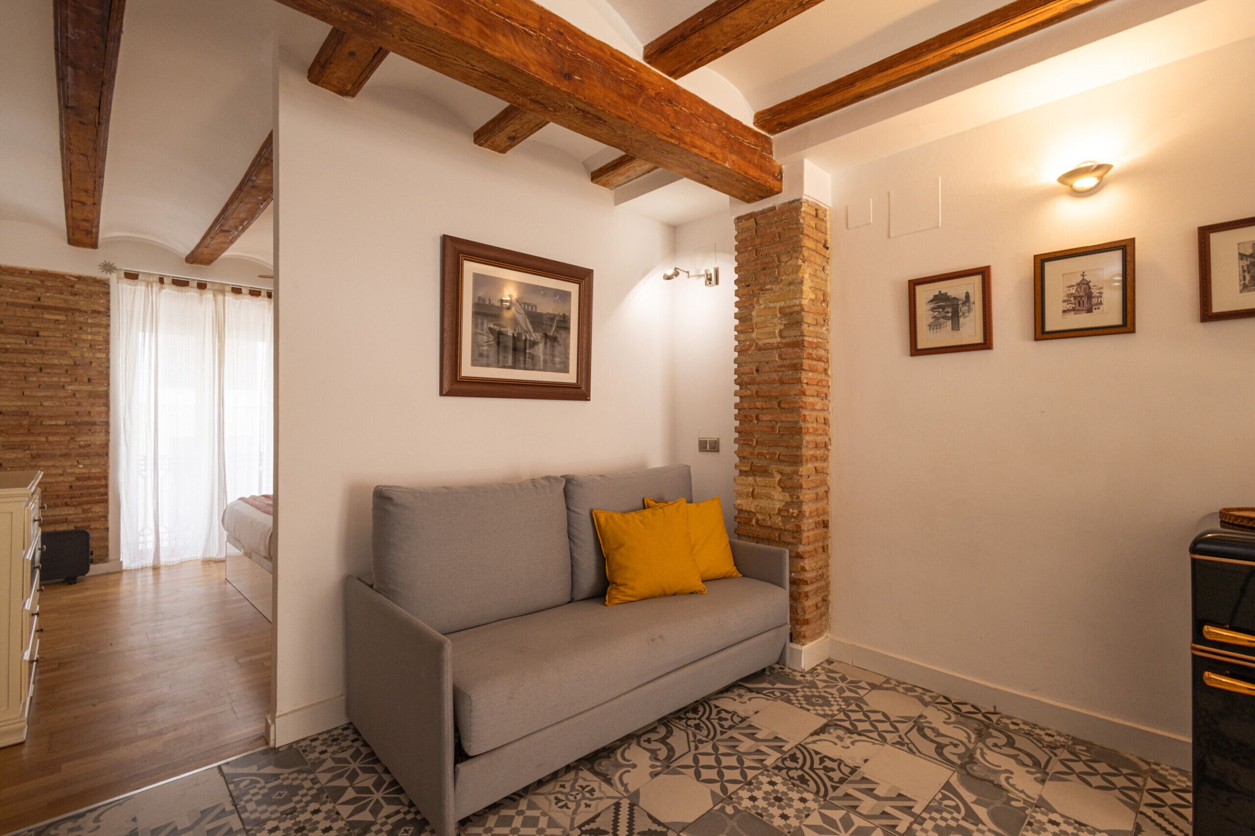 Charming Loft With Terrace | 4 Guests | In Ruzafa - Valencia Airport (VLC)
