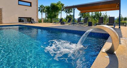 Son Sastre 024 luxurious villa with large swimming pool, air conditioning, garden and terrace