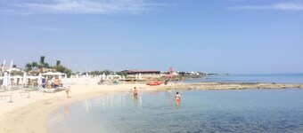 TRULLO IN PUGLIA WITH PRIVATE POOL, PETS ALLOWED 