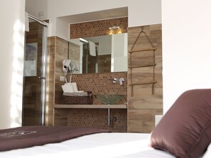 1 chambre, bureau, fer et planche à repasser, Wi-Fi