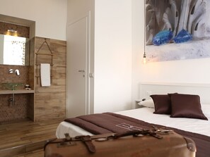 1 chambre, bureau, fer et planche à repasser, Wi-Fi