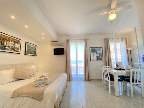 Triple Room with Balcony and Sea View