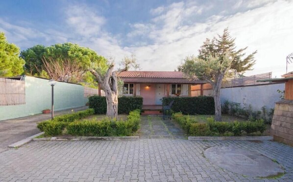 Exterior - Wisteria 7 (Piana Calzata)