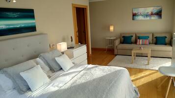 3 bedrooms, iron/ironing board, travel crib, free WiFi