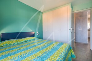 2 chambres, fer et planche à repasser, accès Internet
