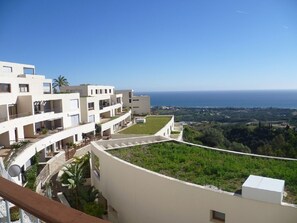 Property grounds - Apartment with Sea Views and Sunlit Terraces (Marbella)