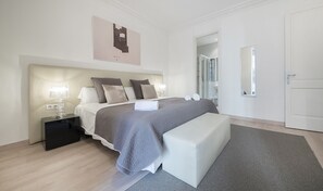 3 bedrooms, in-room safe, iron/ironing board, travel crib