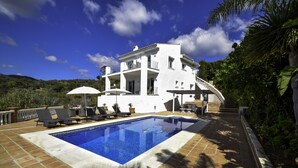 A heated pool - Tranquil Villa with Sea Views & Heated Pool! (Marbella)