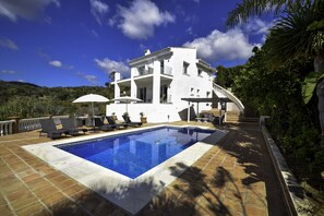 A heated pool - Tranquil Villa with Sea Views & Heated Pool! (Marbella)