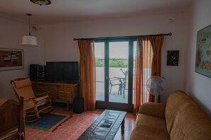 TV, books, stereo - Sea view, terrace 20 m2, WIFI, parking, barbecue and garden of 1000 m2. (Roses, Girona)