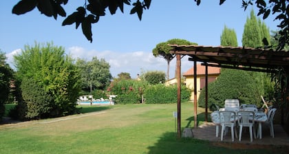 campagnaToscana Wohnung, Garten, Schwimmbad, Wi-Fi, Parkplatz für Entspannung und Meer