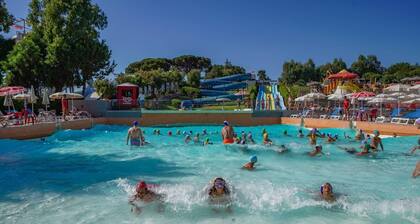 villa 100 steps from the sea with private access, sleeps 6