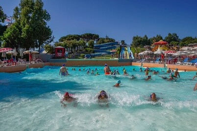 villa 100 steps from the sea with private access, sleeps 6