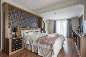 4 Schlafzimmer, Bügeleisen/Bügelbrett, kostenloses WLAN, Bettwäsche