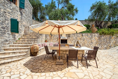 Family Paxos villa with private pool and stunning views