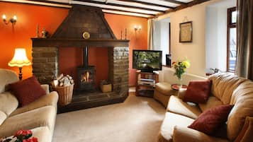 Smart TV y chimenea