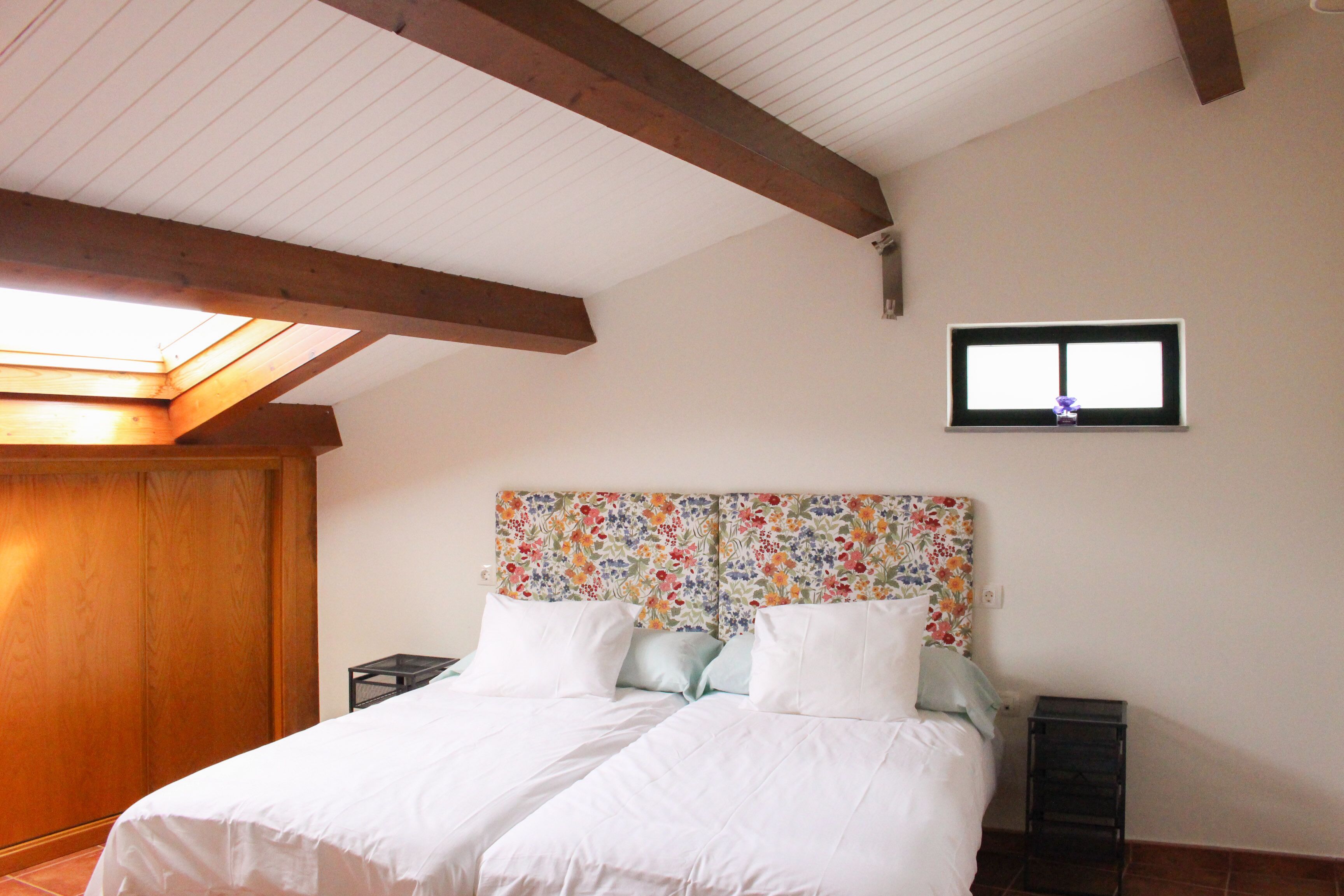 3 bedrooms, desk, free WiFi, bed sheets