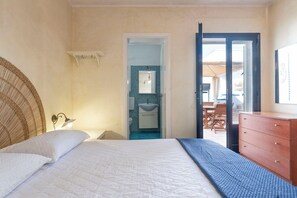 2 quartos, ferros/tábuas de passar roupa, Wi-Fi, roupa de cama