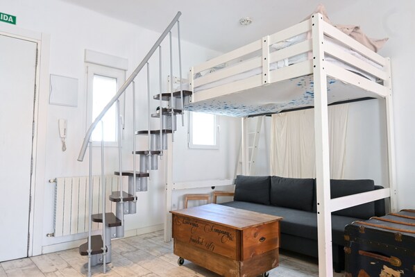 Interior - CITY CENTER- ATOCHA ST. Studio. 4 PAX (Madrid)