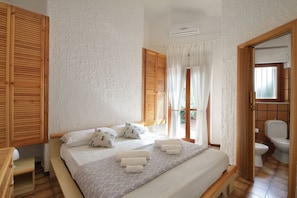 3 chambres, fer et planche à repasser, Wi-Fi, draps fournis