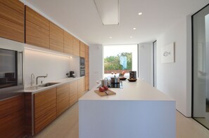 Fridge, microwave, oven, dishwasher - Holiday rental villa with swimming pool in Begur, Sa Tuna (Begur)