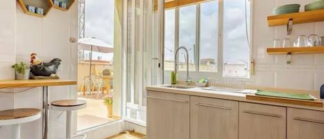 Fridge, microwave, oven, stovetop