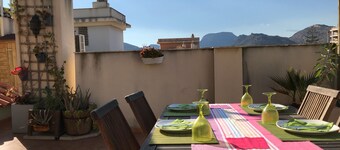 LIGHT AND CENTRAL PENTHOUSE WITH VIEWS (GREAT TERRACE) AND GARAGE IN THE SAME BUILDING