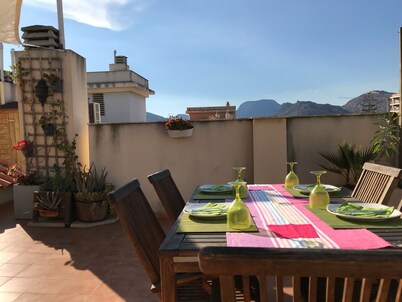 LIGHT AND CENTRAL PENTHOUSE WITH VIEWS (GREAT TERRACE) AND GARAGE IN THE SAME BUILDING