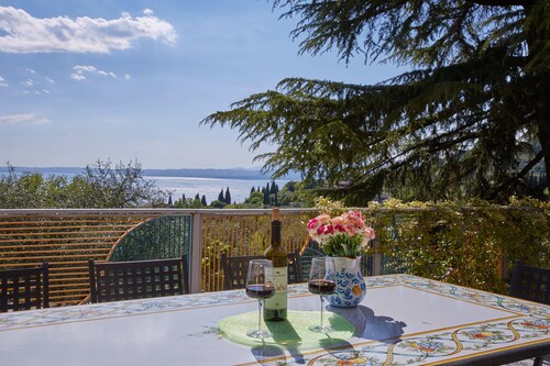 Wohnung in Villa mit Panoramablick auf den Gardasee