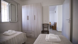 2 bedrooms, Internet, bed sheets, wheelchair access