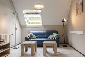 Smart TV - Boszicht 2 aan de Kust luxury apartment 2 adults and 2 children. Beach 800 mtr (Oostkapelle)