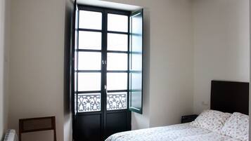 3 Schlafzimmer, Schreibtisch, kostenloses WLAN, Bettwäsche