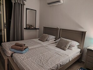 2 bedrooms, in-room safe, iron/ironing board, free WiFi