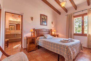 4 Schlafzimmer, Zimmersafe, Bügeleisen/Bügelbrett, kostenloses WLAN