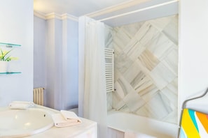 Bathtub