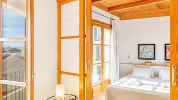 3 dormitorios, escritorio, tabla de planchar con plancha y Internet