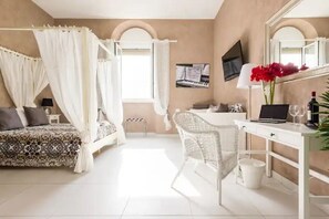 3 chambres, fer et planche à repasser, Wi-Fi gratuit, draps fournis