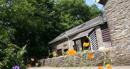 Viihtyisä lemmikkiystävällinen bungalow, jossa on ilmainen WiFi