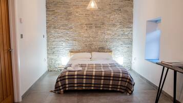 1 bedroom, iron/ironing board, WiFi