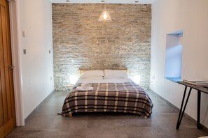 1 dormitorio, tabla de planchar con plancha, wifi