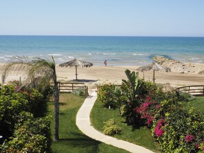 On the beach - Fabulous seafront villa in Donnalucata, Sicily (Donnalucata)